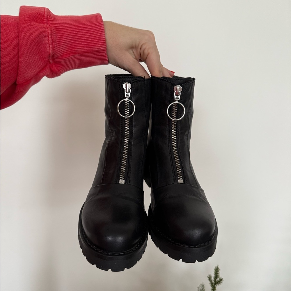Sleek Black Ankle Boots with Double Zipper